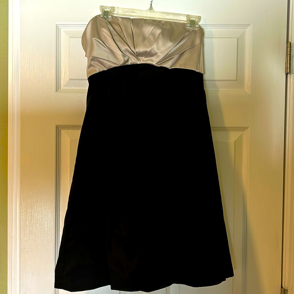 White House black Market size 6 two tone cocktail dress